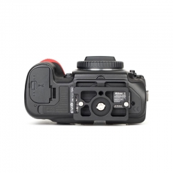 Sunwayfoto PN-D700 plate for Nikon D700